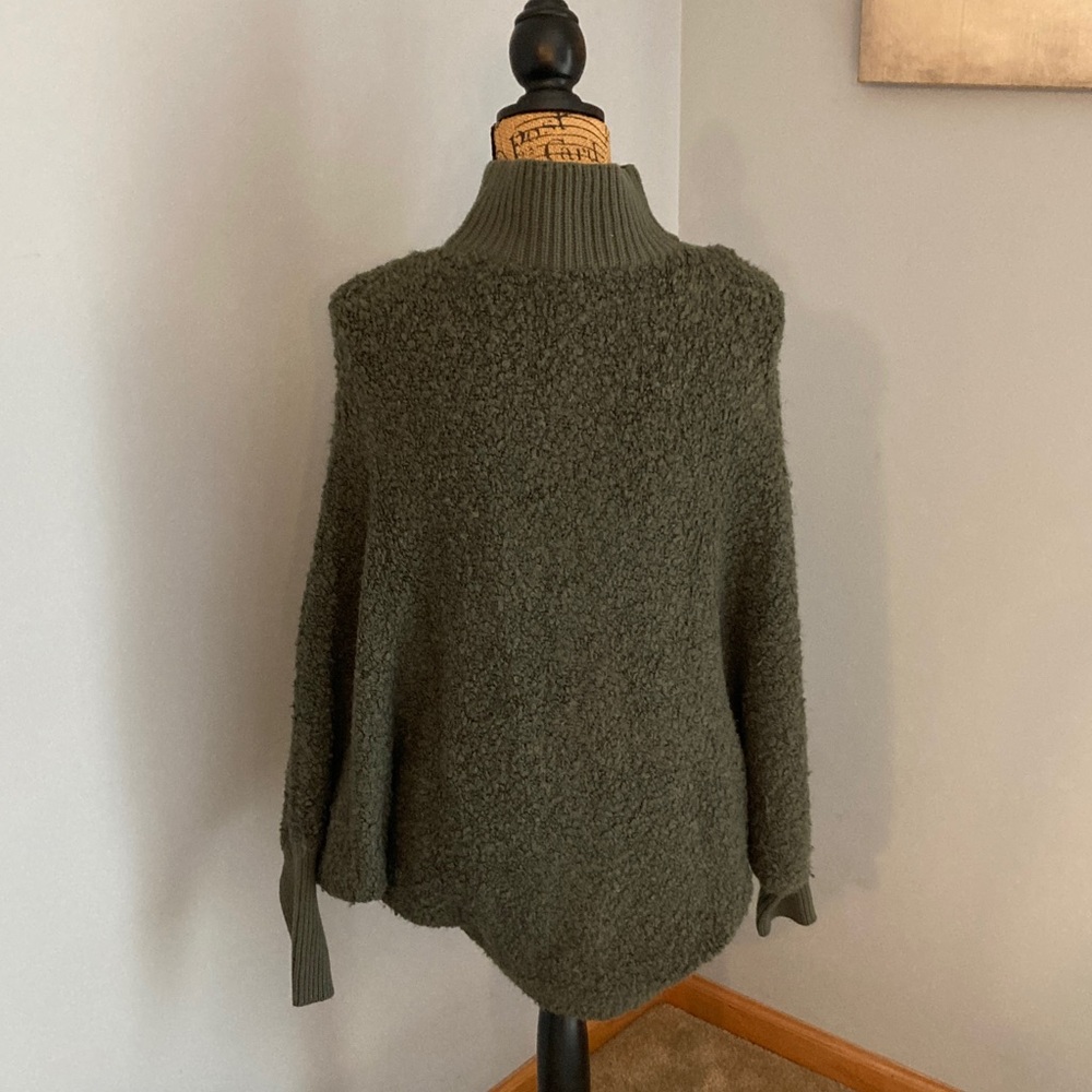 BCBGMaxAzria Green Mock Neck Sweater Batwing Women Size Small - Picture 4 of 15
